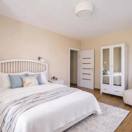 Bursztynowa Sopocka Przystan Z Wanna By - 300 M Do Plazy Parking Ergo Arena Lägenhet